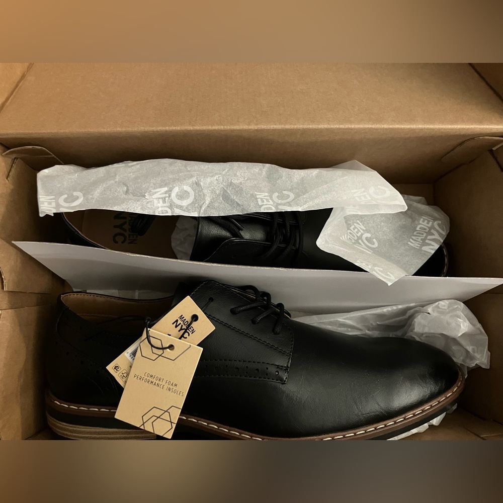Black Oxford Dress Shoes with Smooth Leather and Classic Design - Picture 11 of 12